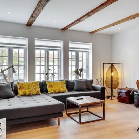 3- Skon Og Lyst Indrettet Apartment